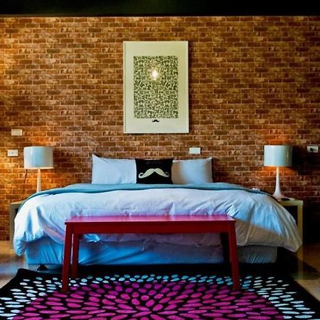 Huzi Room Тайнан Екстериор снимка