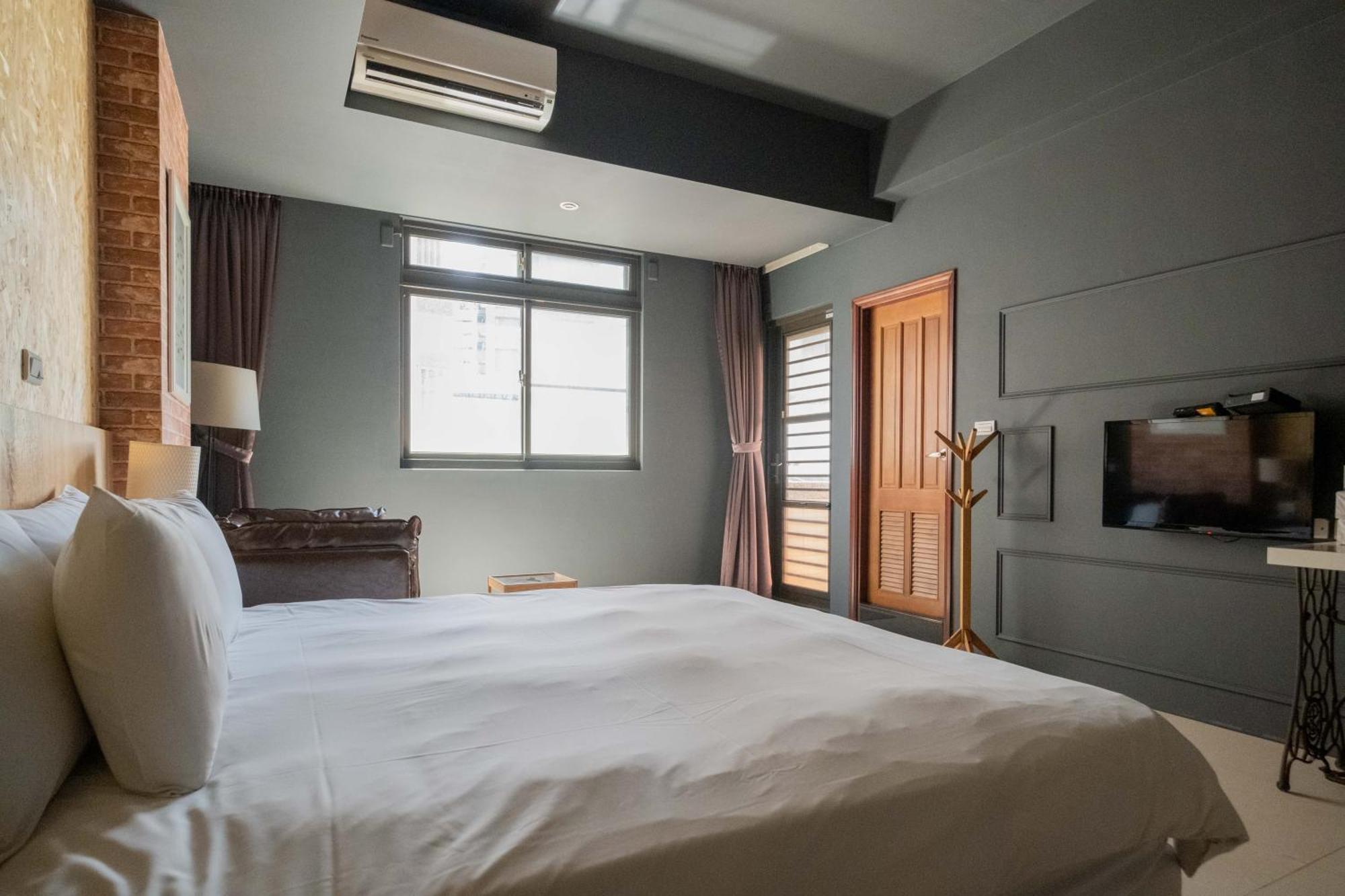 Huzi Room Тайнан Екстериор снимка