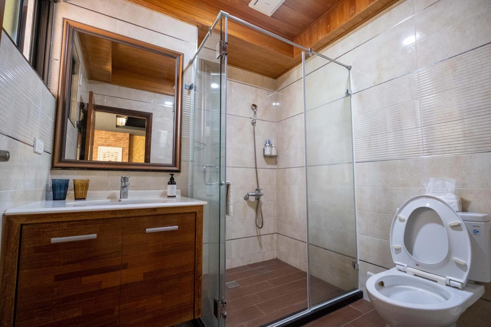 Huzi Room Тайнан Екстериор снимка