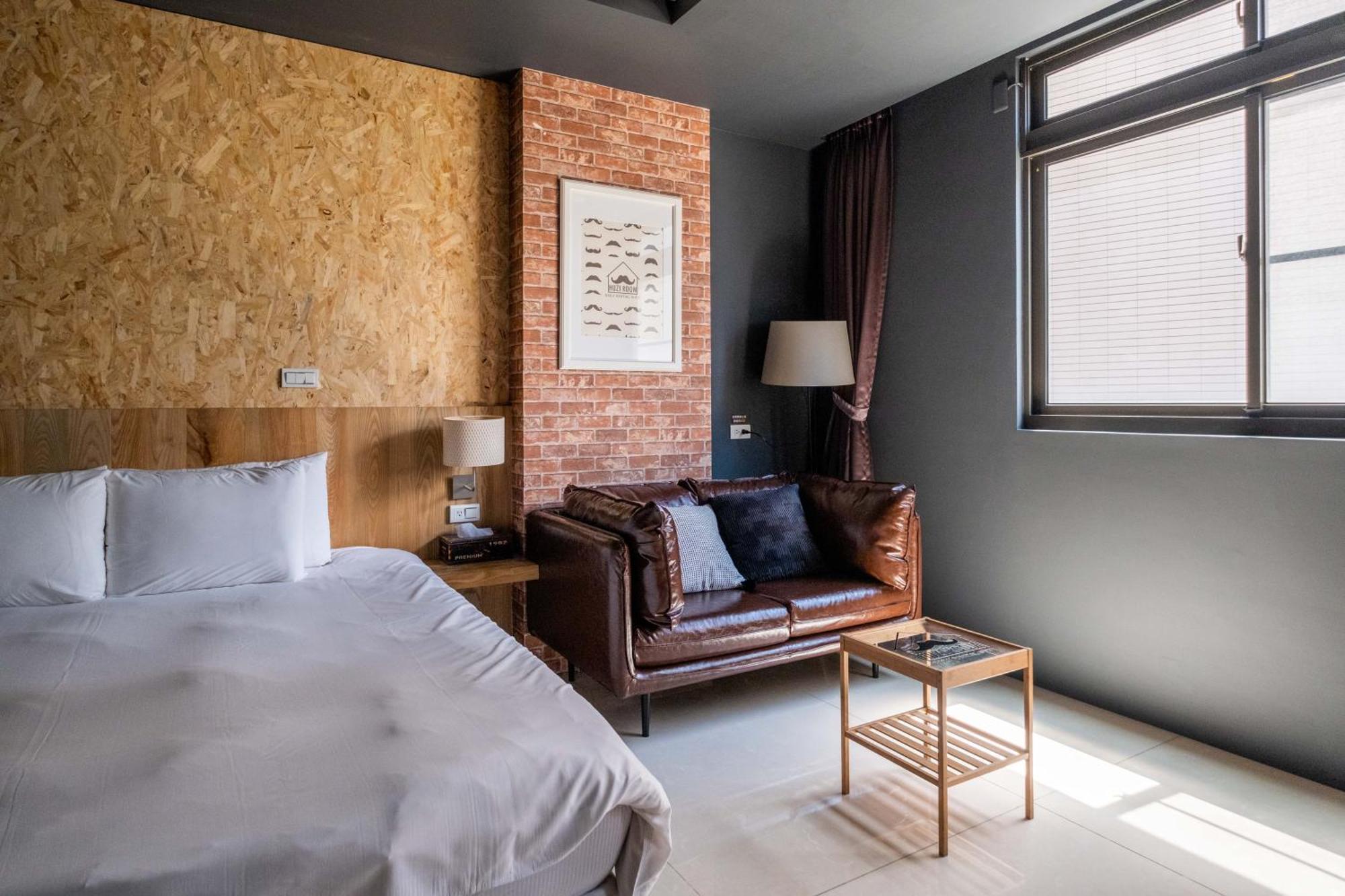 Huzi Room Тайнан Екстериор снимка