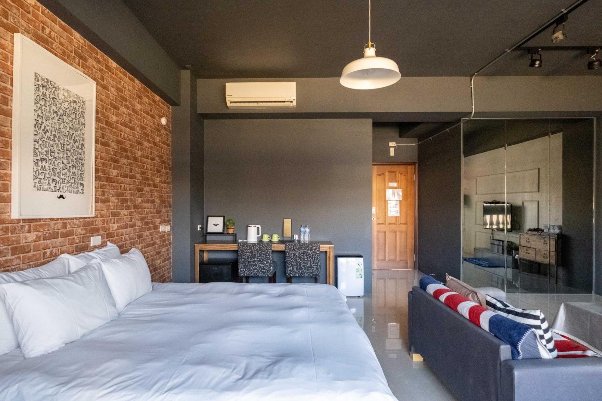 Huzi Room Тайнан Екстериор снимка