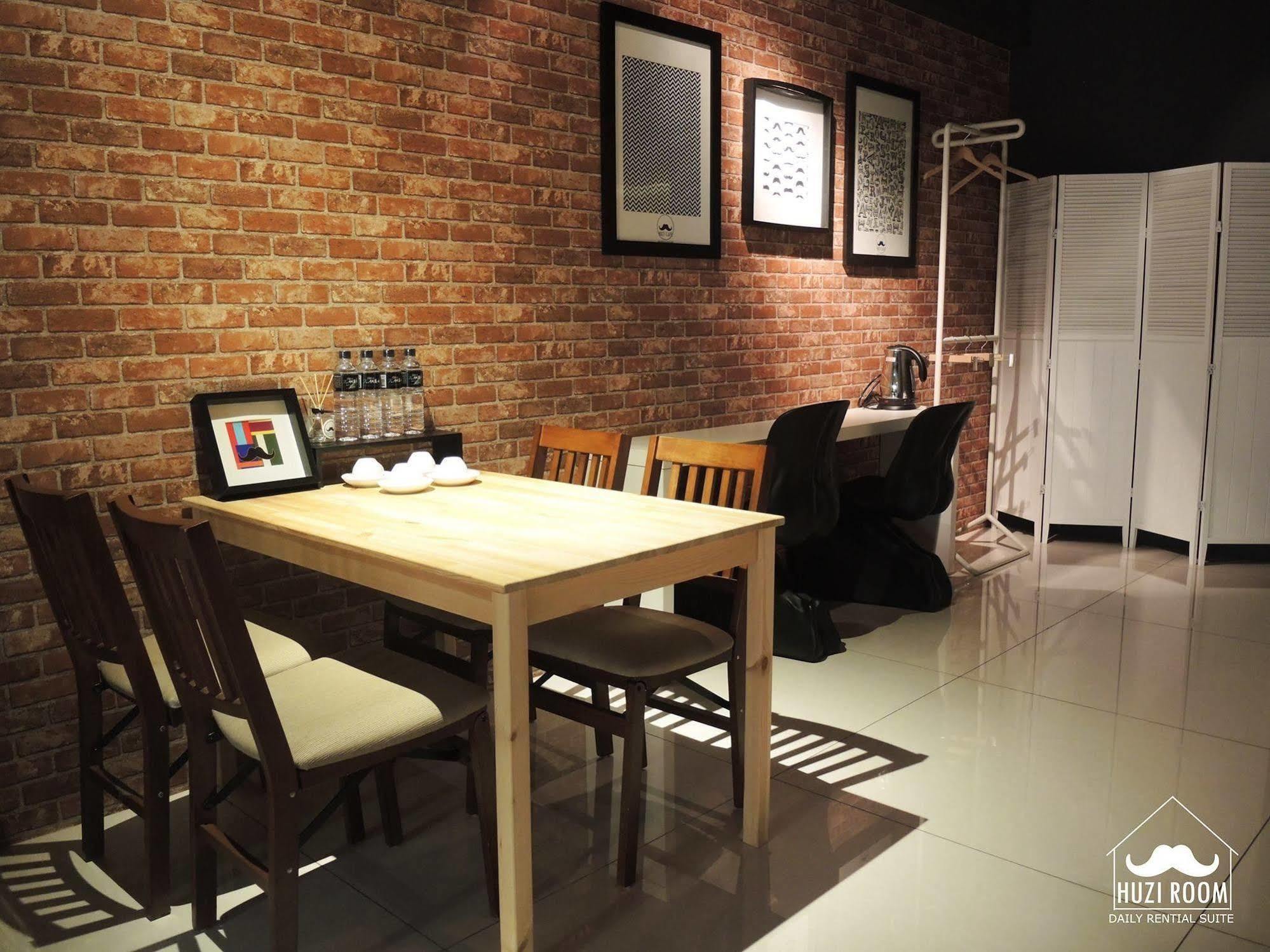 Huzi Room Тайнан Екстериор снимка