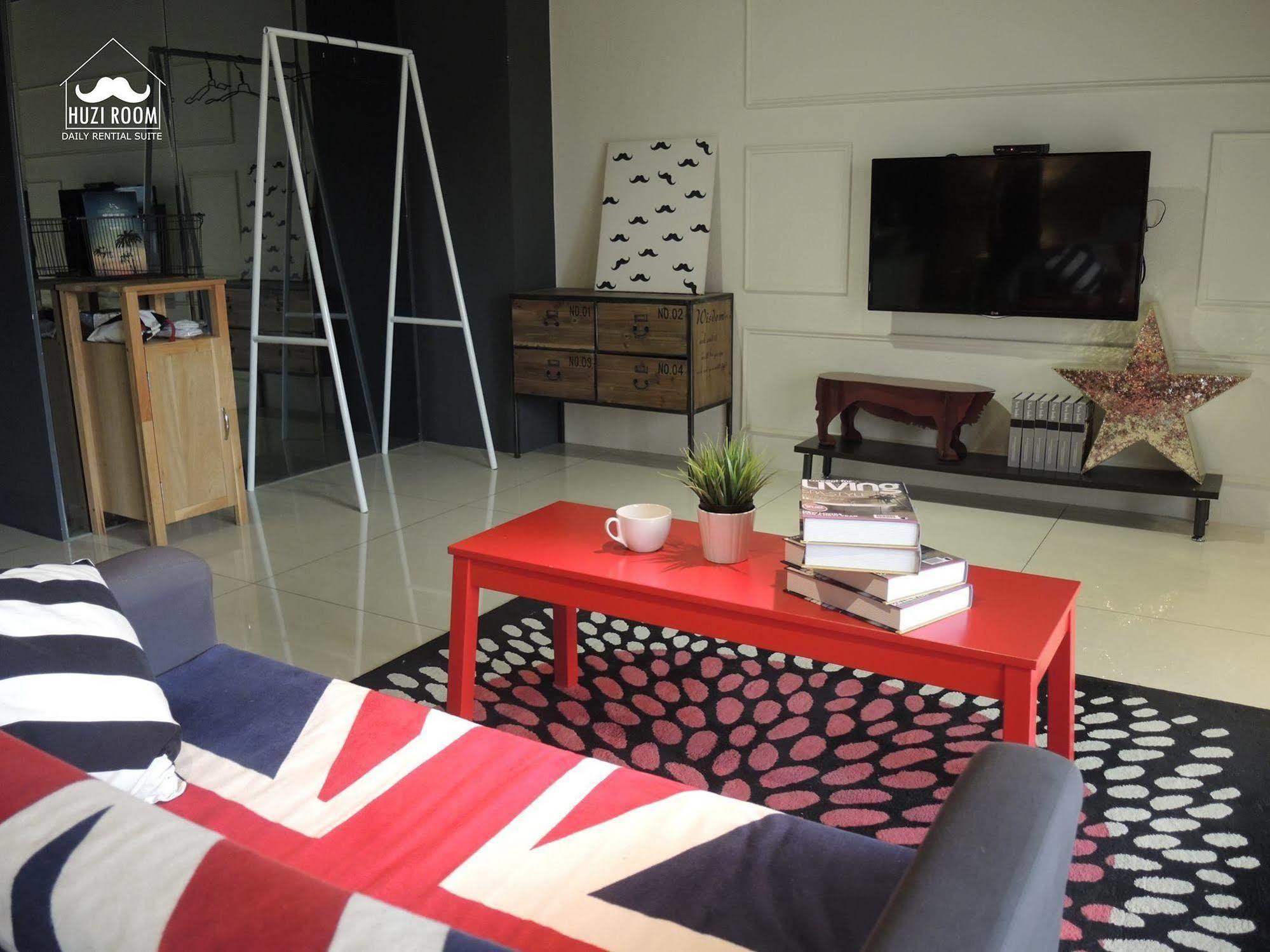 Huzi Room Тайнан Екстериор снимка