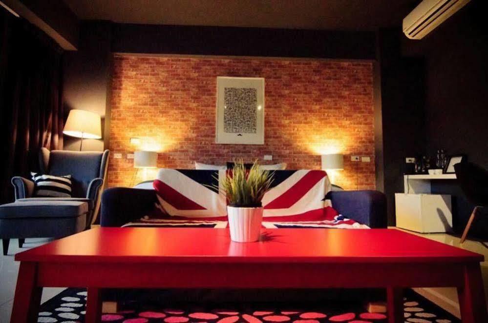 Huzi Room Тайнан Екстериор снимка