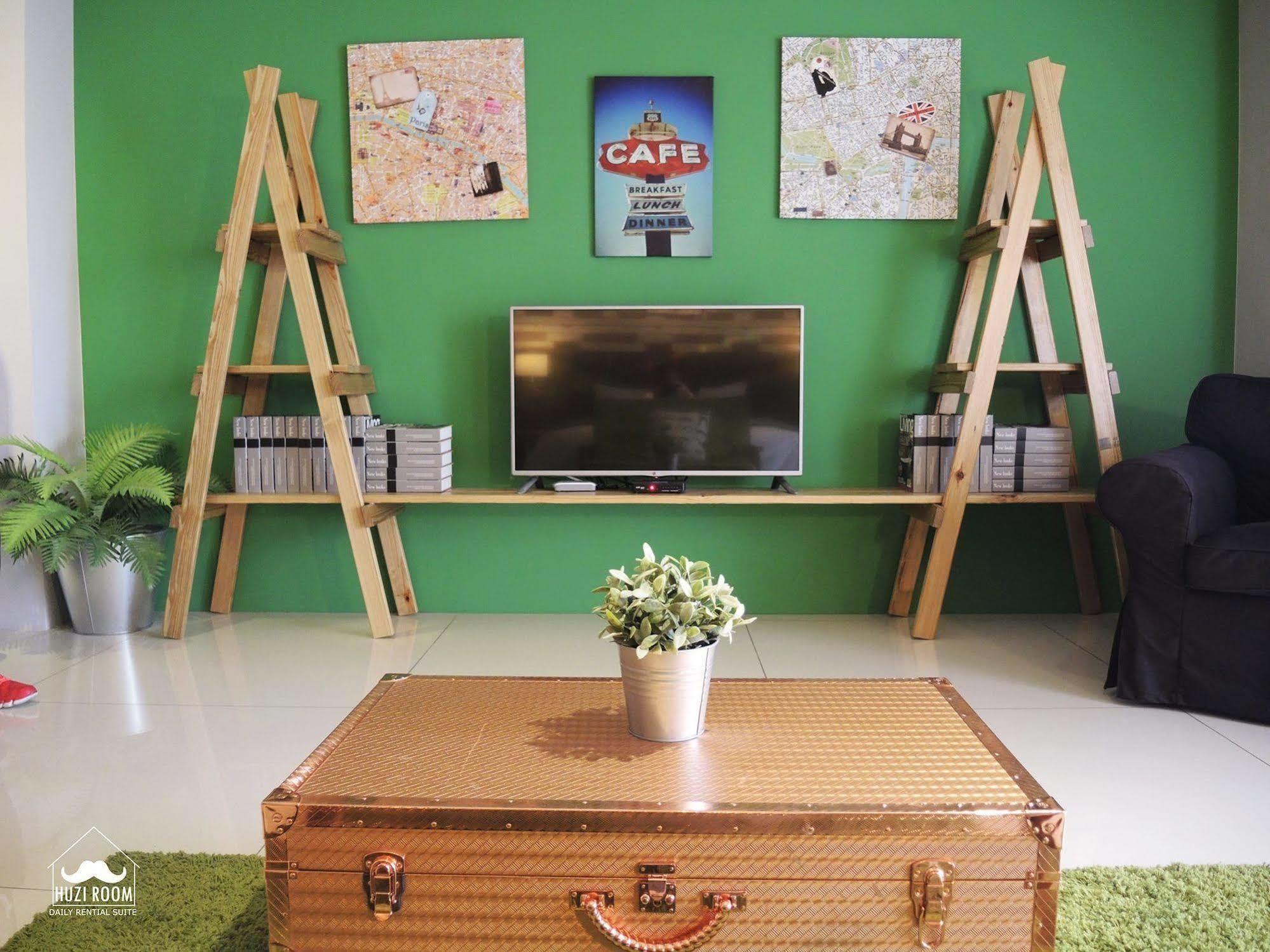 Huzi Room Тайнан Екстериор снимка