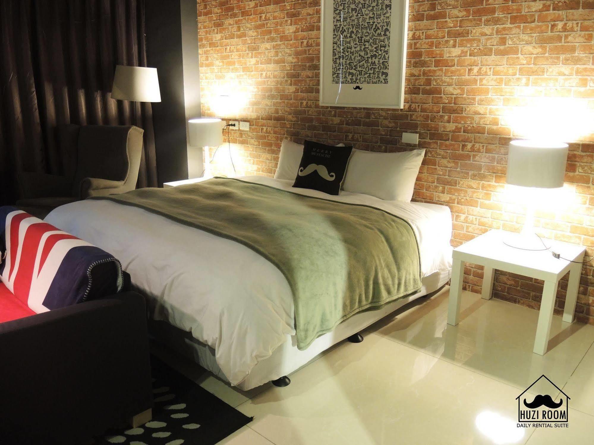 Huzi Room Тайнан Екстериор снимка